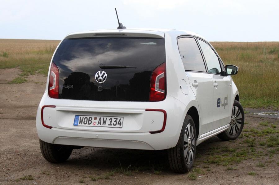  Volkswagen e-up! 2013 года  (фото 25 из 45)
